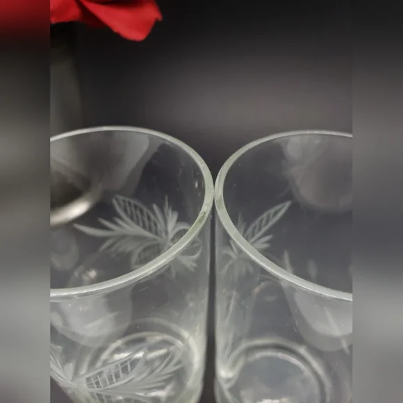 2 Vintage Etched Leaf & Flower Crystal Drinking Glasses - Picture 5 of 16